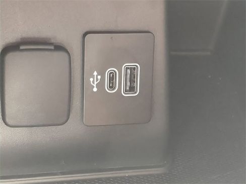 Used 2025 Ford Explorer ST-Line image 22