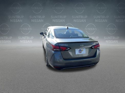 New 2025 Nissan Versa SR w/ Trunk Package FWD image 8