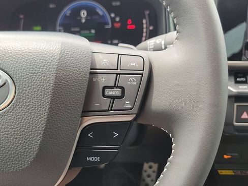 Certified 2025 Toyota Camry SE FWD image 21