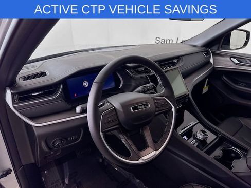 New 2025 Jeep Grand Cherokee Limited w/ Black Appearance Package image 9