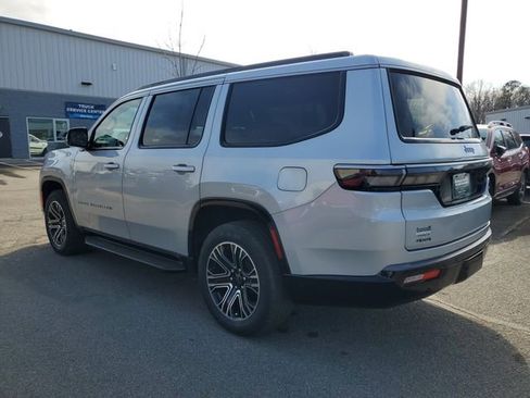 New 2026 Jeep Grand Wagoneer 4WD w/ Premium Group I image 4