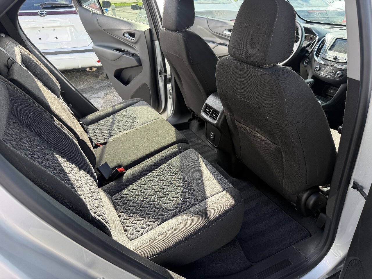 Used 2022 Chevrolet Equinox LT w/ Driver Convenience Package FWD image 14