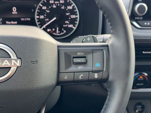 Used 2026 Nissan Rogue SV FWD image 13