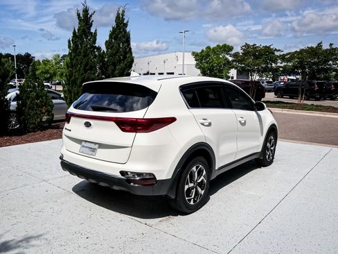 Used 2022 Kia Sportage LX FWD image 11