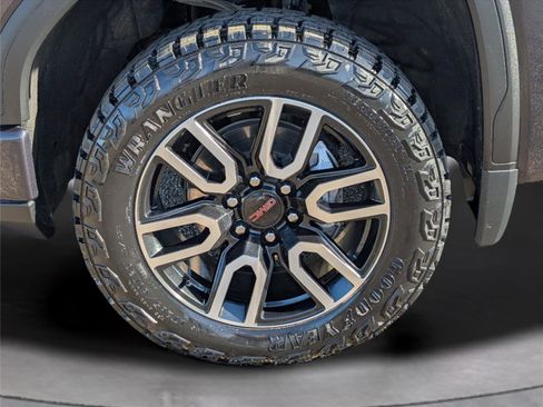 Used 2023 GMC Sierra 1500 AT4 w/ AT4 Premium Package AWD/4WD image 36