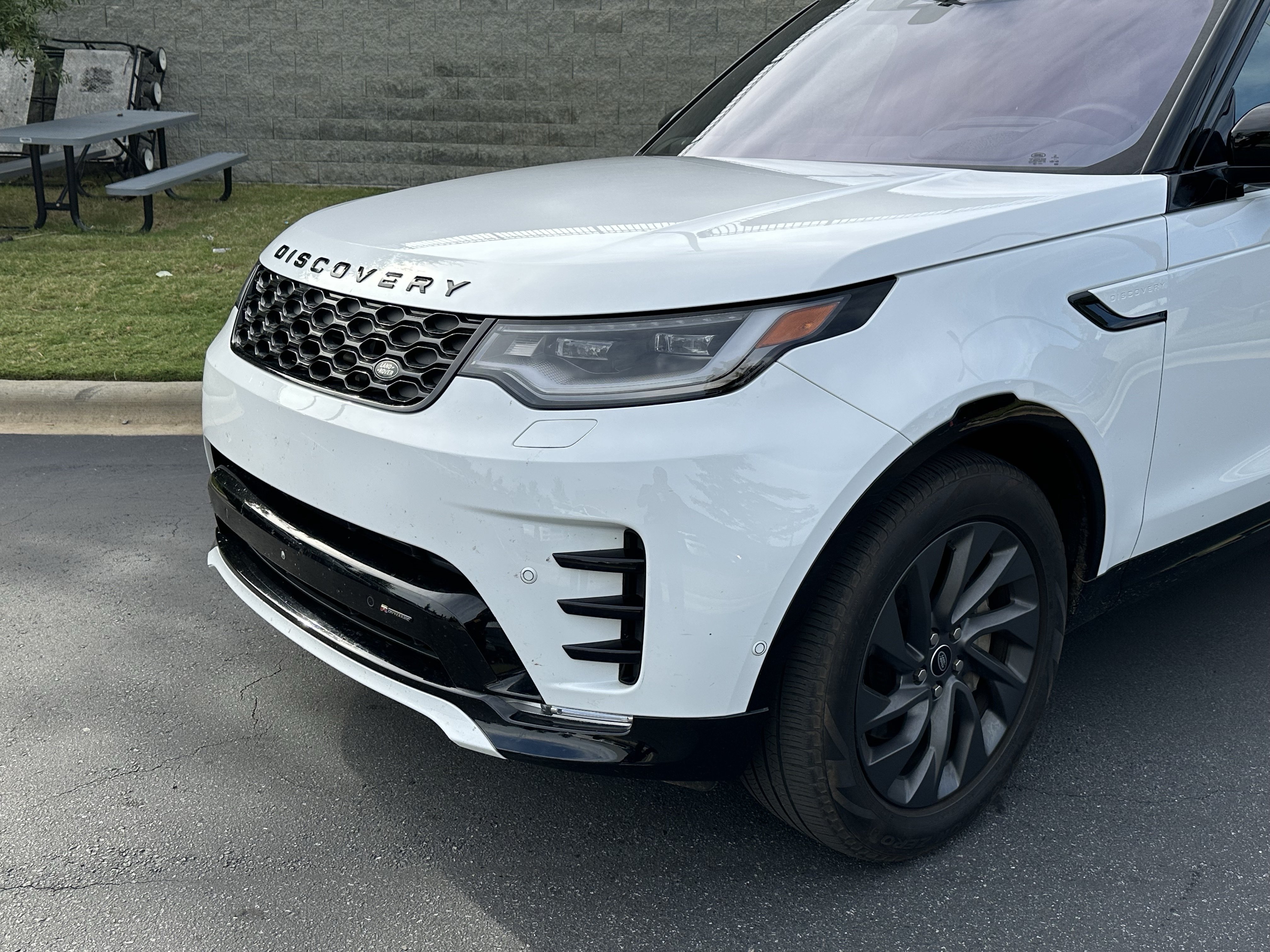 Certified 2023 Land Rover Discovery S R-Dynamic AWD/4WD image 11