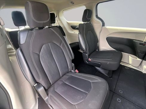 Used 2023 Chrysler Voyager LX FWD image 27