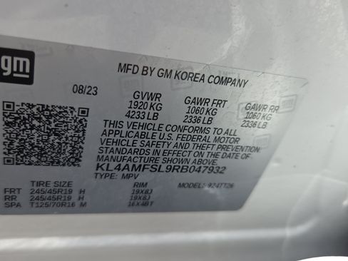 Certified 2024 Buick Encore GX Avenir w/ Avenir Convenience Package FWD image 16