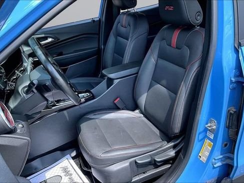 Used 2024 Chevrolet Trax RS w/ Sunroof Package FWD image 25