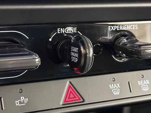Certified 2025 MINI Cooper 2-Door Hardtop FWD image 22