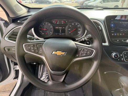 Used 2023 Chevrolet Malibu LT image 19