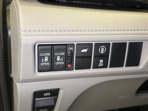 Certified 2024 Honda Odyssey EX-L image 25