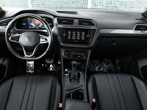 Used 2022 Volkswagen Tiguan SE R-Line image 15