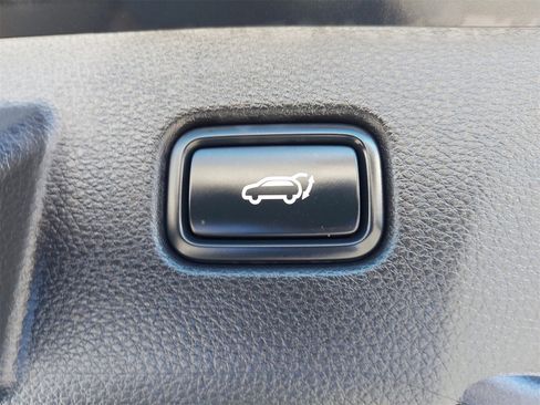 Certified 2025 Kia Seltos SX w/ SX Sunroof Package image 13