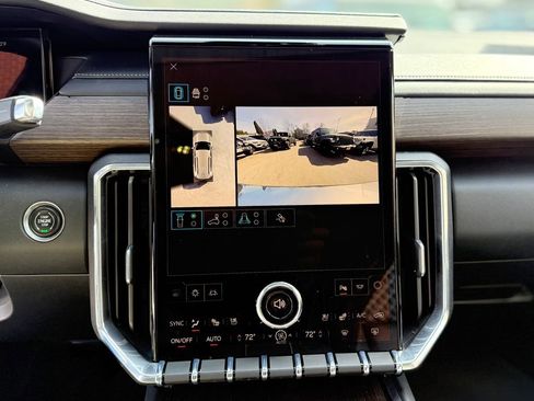 Used 2025 GMC Acadia Denali w/ Super Cruise Package FWD image 36