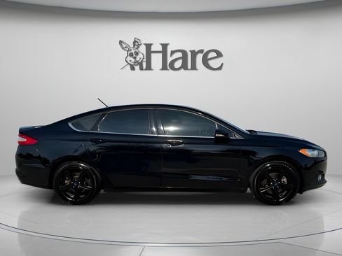 Used 2016 Ford Fusion SE FWD image 6