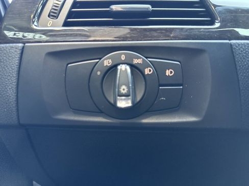 Used 2013 BMW 335i xDrive Coupe AWD/4WD image 32