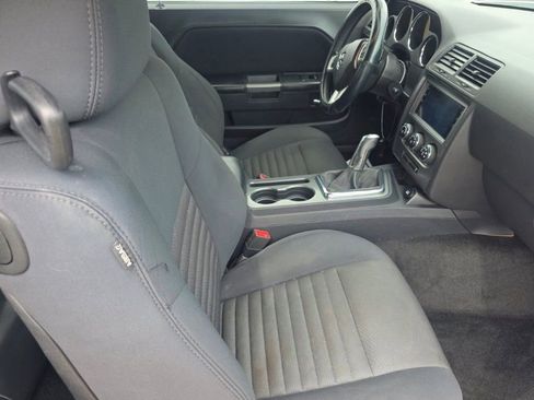 Used 2014 Dodge Challenger R/T RWD image 8
