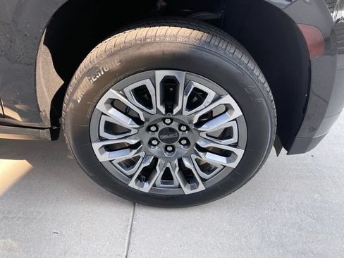 Used 2023 GMC Yukon XL Denali Ultimate AWD/4WD image 25
