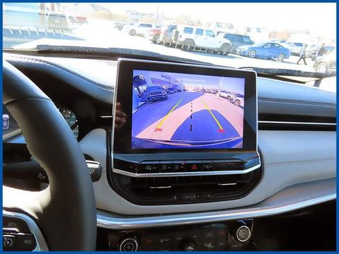 Certified 2024 Jeep Compass Limited image 17