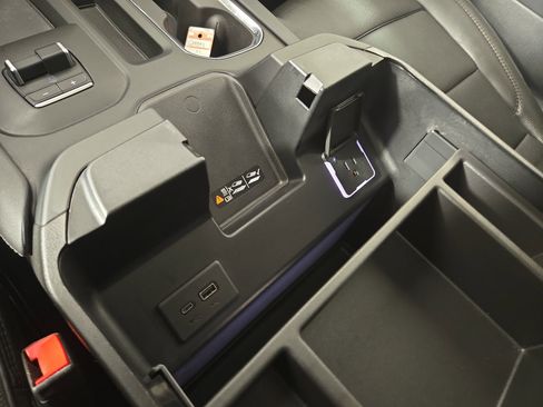 Used 2024 GMC Sierra 2500 Denali w/ Technology Package image 30