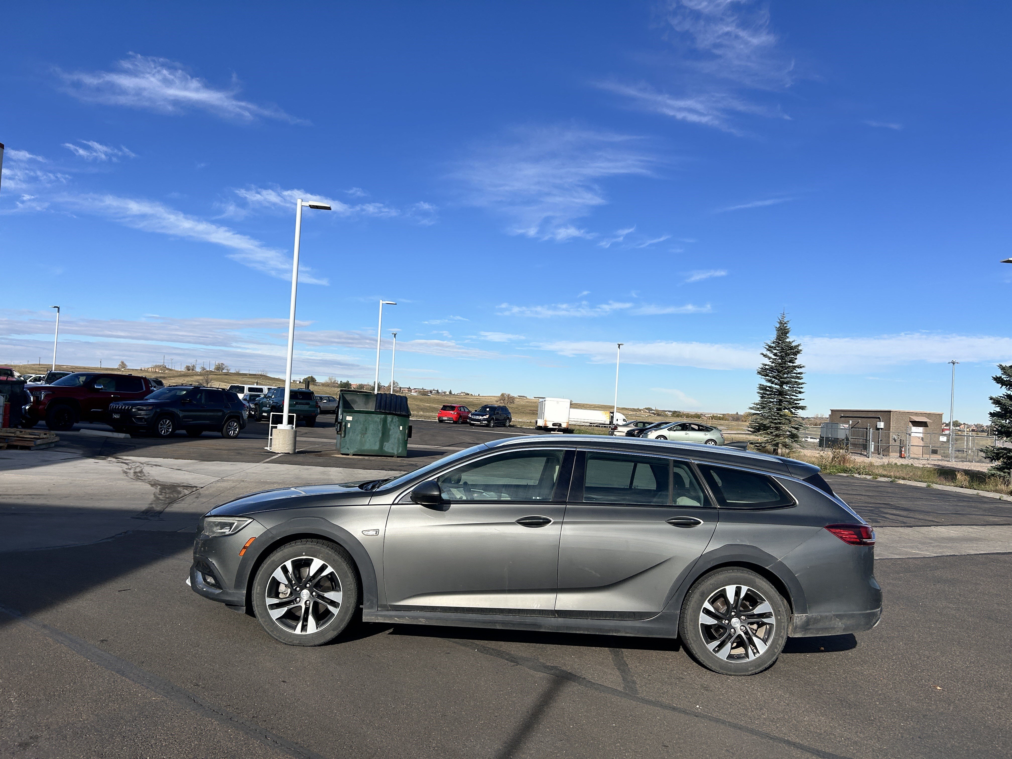 Used 2018 Buick Regal Preferred w/ Sights and Sounds Package AWD/4WD image 2