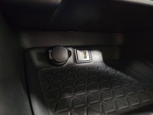 Used 2023 Toyota RAV4 XLE Premium FWD image 17