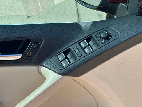 Used 2016 Volkswagen Tiguan SE FWD image 11
