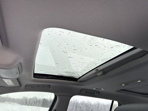 Used 2019 GMC Acadia SLT image 9