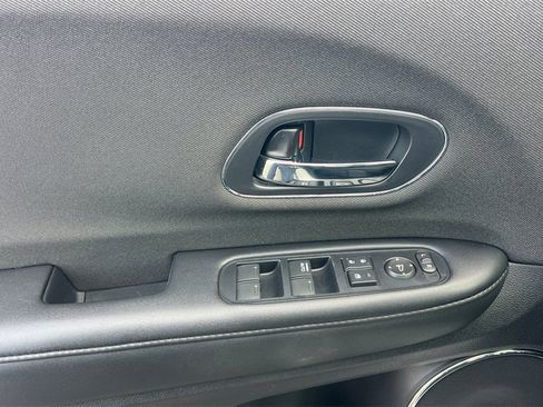 Used 2019 Honda HR-V EX image 13