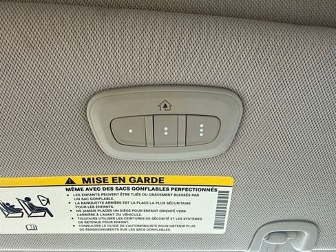 Used 2017 Chrysler Pacifica Touring-L w/ Tire & Wheel Group FWD image 27