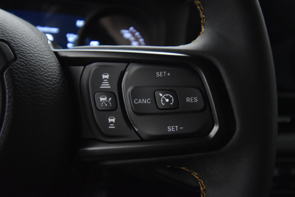 Certified 2024 Jeep Wrangler Unlimited w/ Convenience Group AWD/4WD image 30