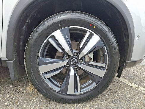 Certified 2023 Nissan Rogue SL w/ SL Premium Package image 9