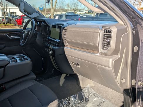 Used 2023 Chevrolet Silverado 1500 LT image 22