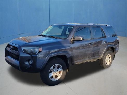 Used 2014 Toyota 4Runner SR5 image 4