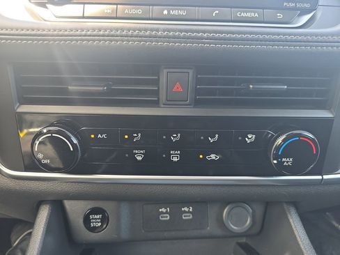 Used 2024 Nissan Rogue S AWD/4WD image 19