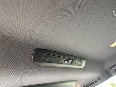 Used 2023 Toyota Sienna Platinum image 14