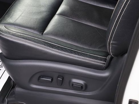 Used 2018 Nissan Titan PRO-4X image 18