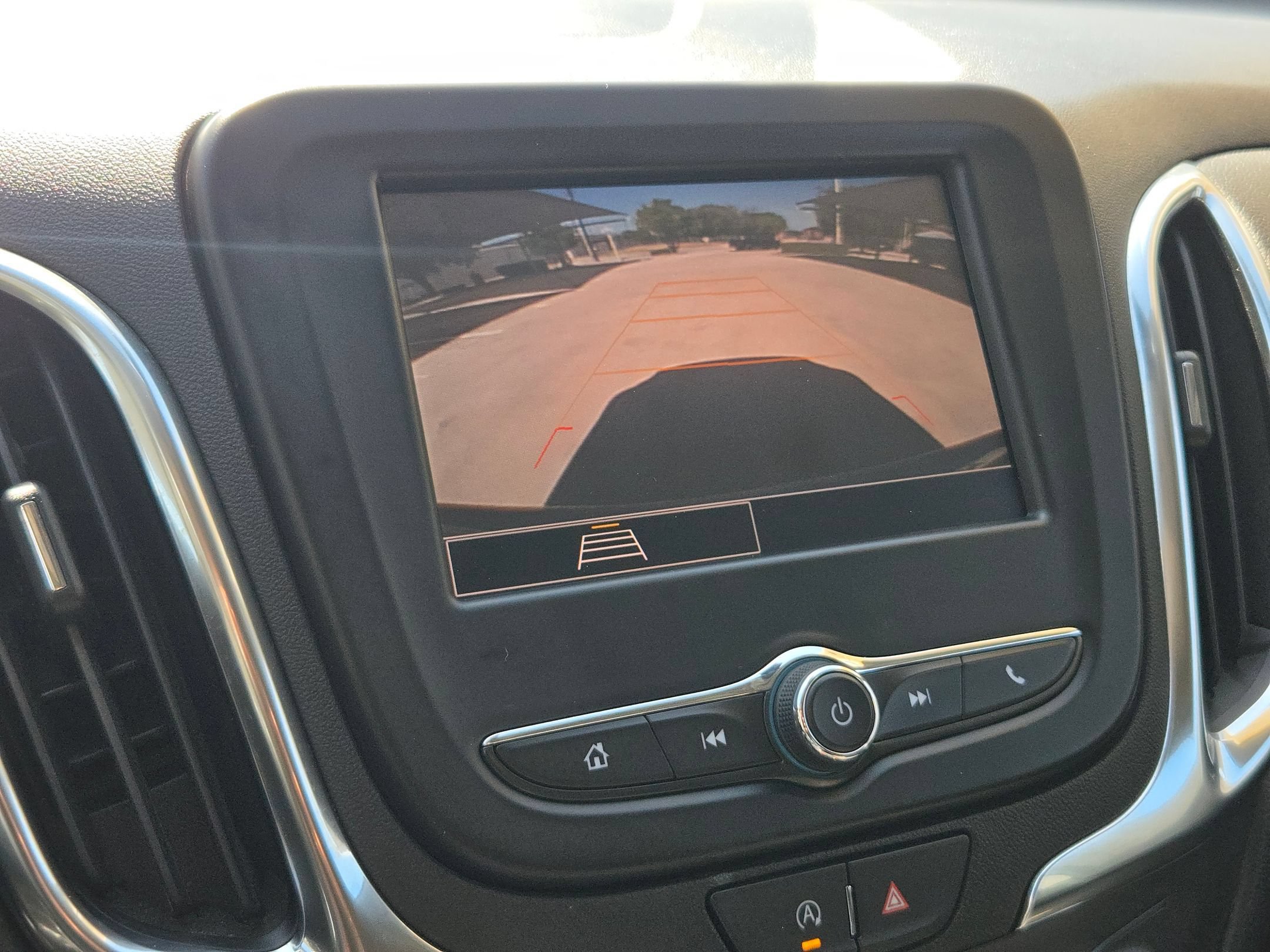 Used 2024 Chevrolet Equinox LT AWD/4WD image 17