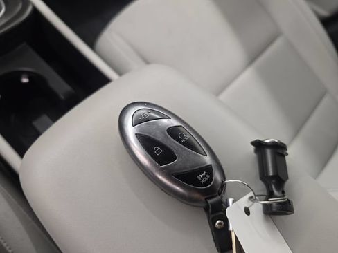Used 2025 Hyundai Kona SEL AWD/4WD image 26