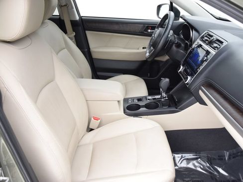 Used 2018 Subaru Outback 2.5i Limited AWD/4WD image 16