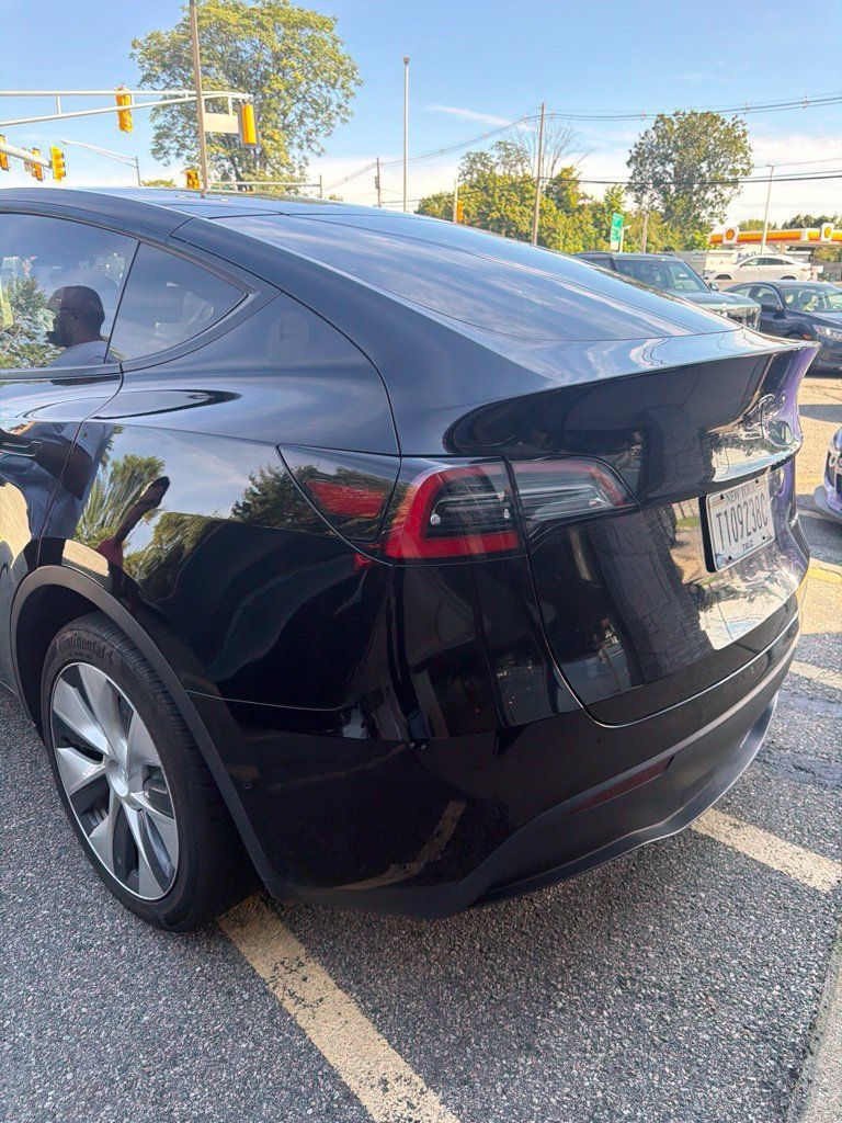 Used 2021 Tesla Model Y Long Range AWD/4WD image 4