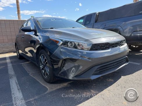 Used 2023 Kia Forte LXS FWD image 2