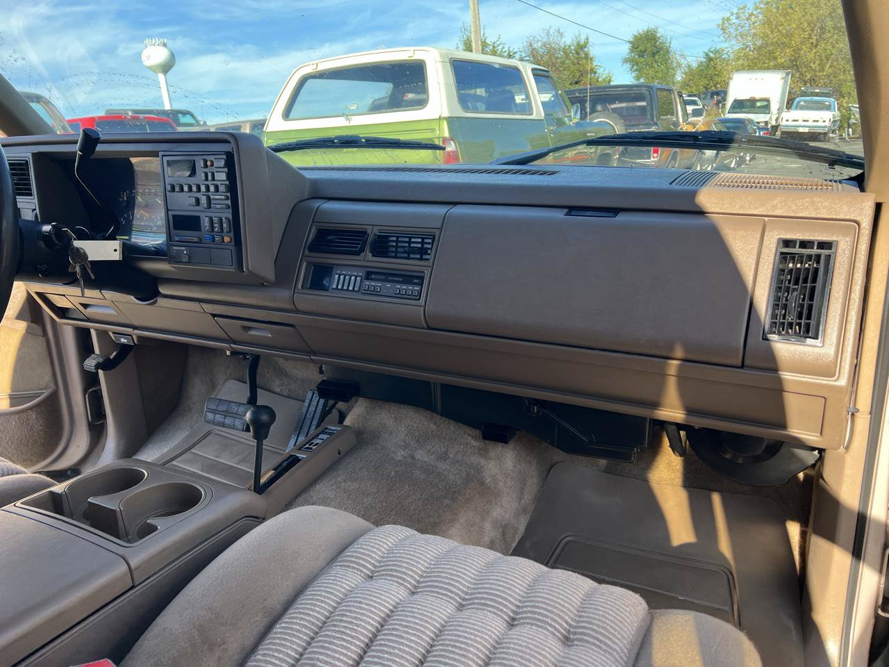 Used 1992 Chevrolet Suburban 4WD image 19