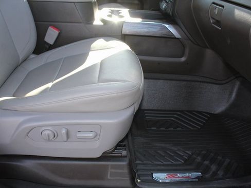 Used 2022 Chevrolet Silverado 2500 LTZ w/ LTZ Premium Package image 21