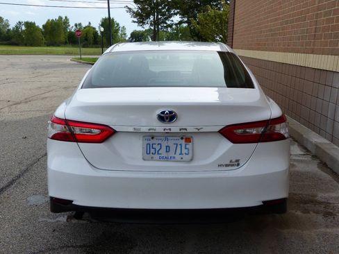 Used 2018 Toyota Camry LE FWD image 8