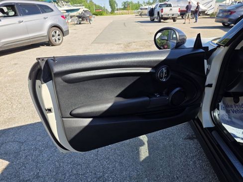 Used 2017 MINI Cooper 2-Door Hardtop FWD image 13