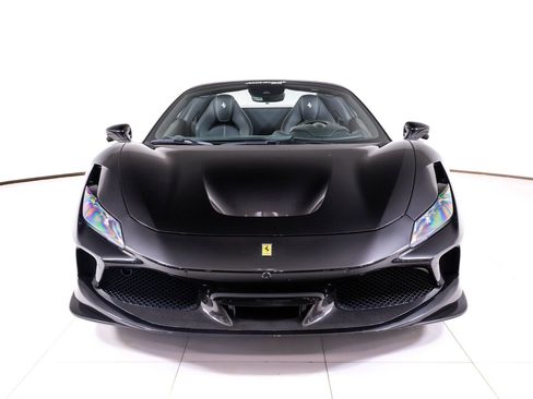Used 2021 Ferrari F8 Tributo RWD image 10