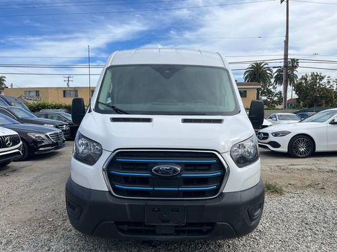 Used 2023 Ford E-Transit Medium Roof image 2