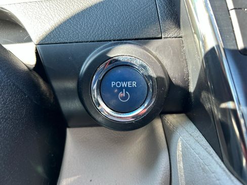 Used 2014 Toyota Camry XLE image 15